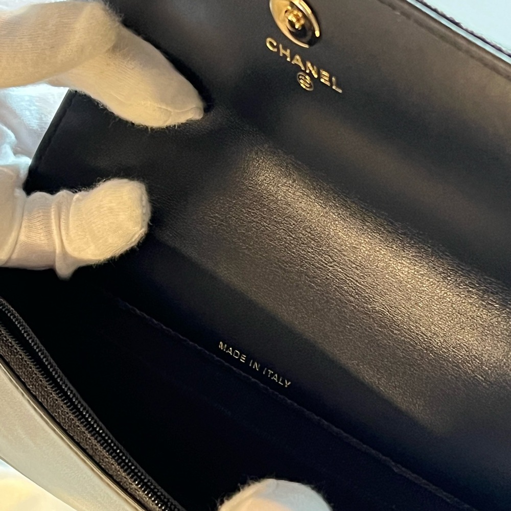 CHANEL Black Caviar Twin Pocket Quilted CAVIAR WOC - Picture 8 of 16
